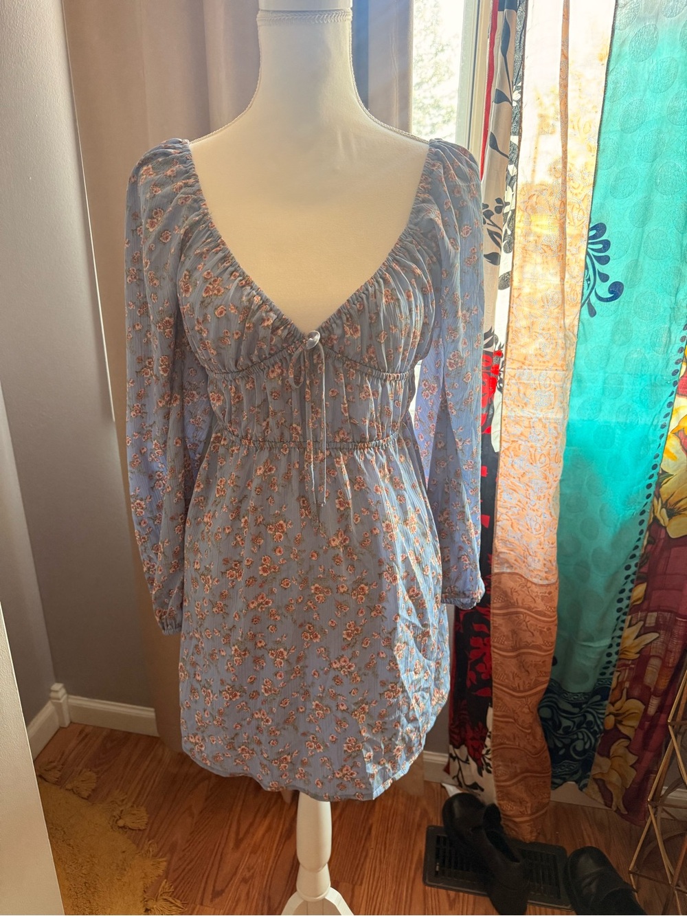 Forever 21 Light Blue Floral Long-Sleeve Mini Dress